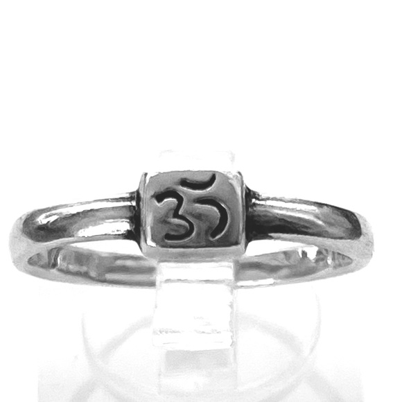 SATYA .925 Silver Om Symbol Ring - Picture 5 of 10